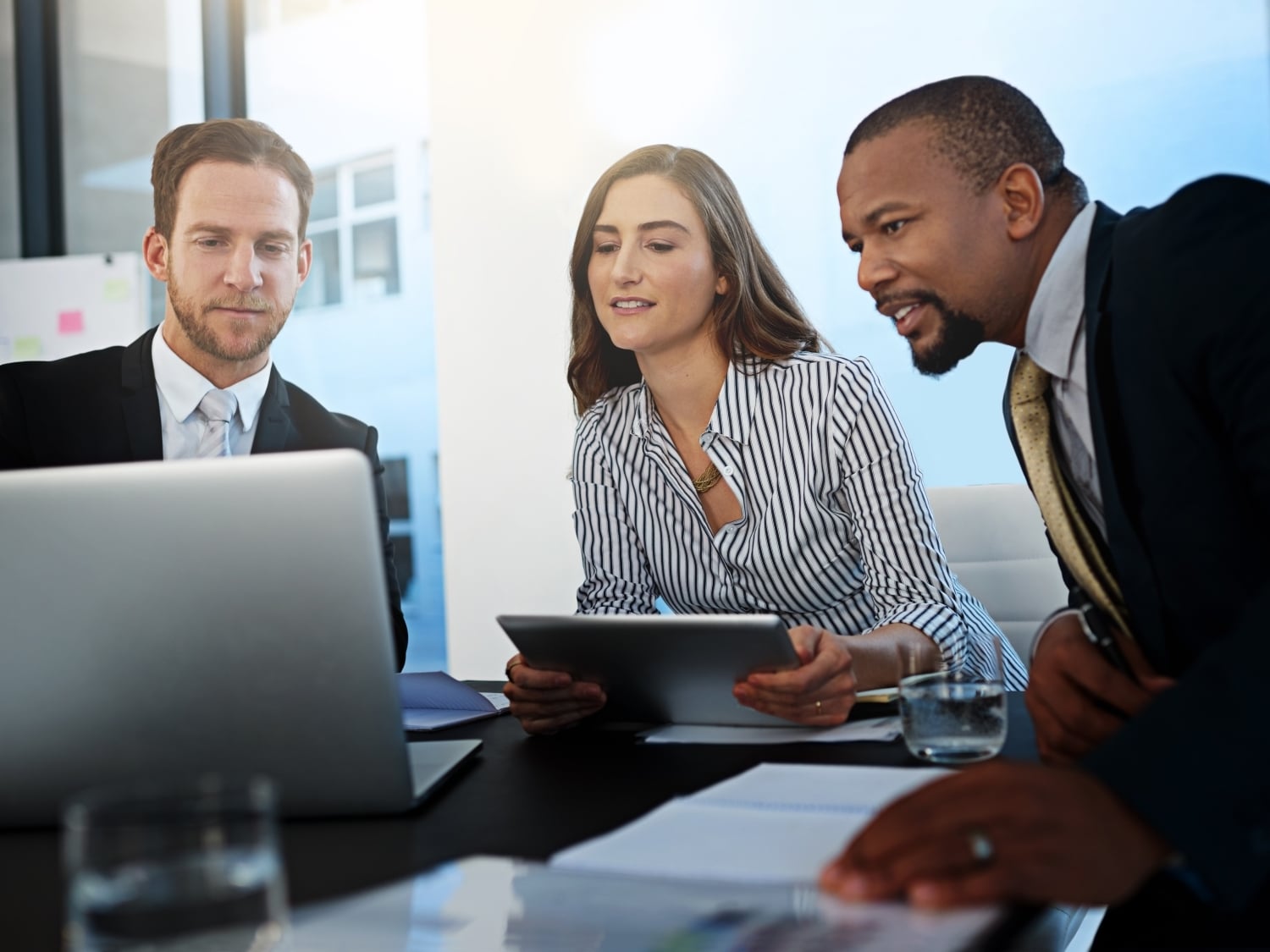 Managed Document Review vs. Contract Attorneys: What’s the Difference?